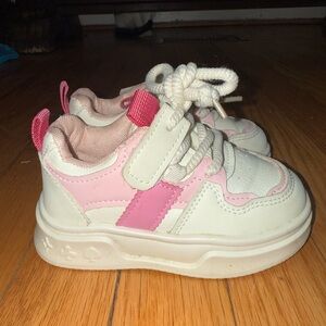 SHEIN Pink and White Kids Sneakers
